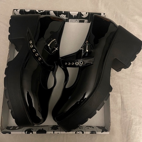 KOI Sai Mary Jane heels, glossy black, women’s 8 / 41. - Picture 3 of 9